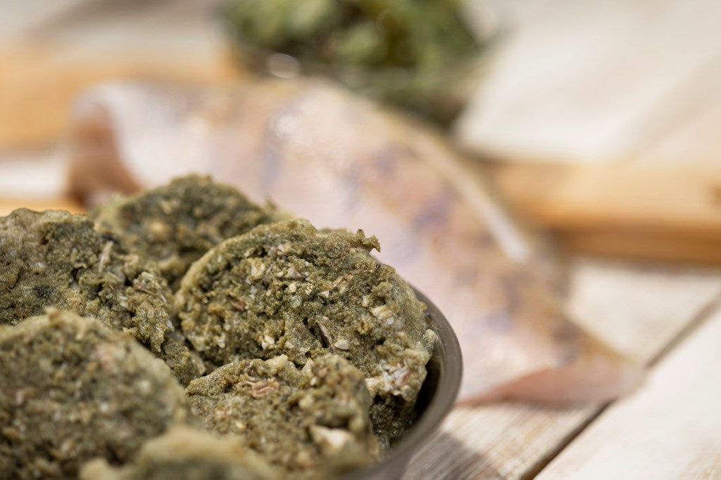 Výhodné balení 16 ks - Rybí s řasami 400 g