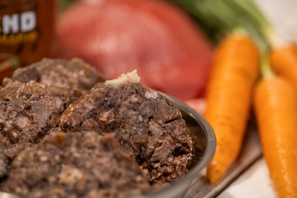 Hovězí s mrkví 1200 g